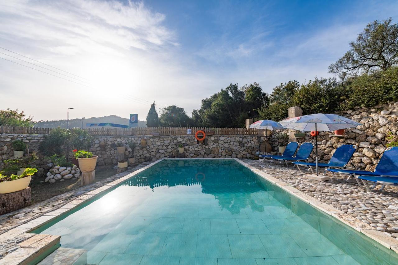 Stelios Stone House Sinarades Villa Kouramades Exterior photo