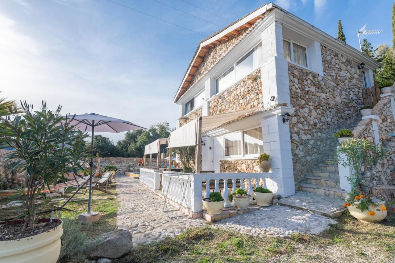 Stelios Stone House Sinarades Villa Kouramades Exterior photo