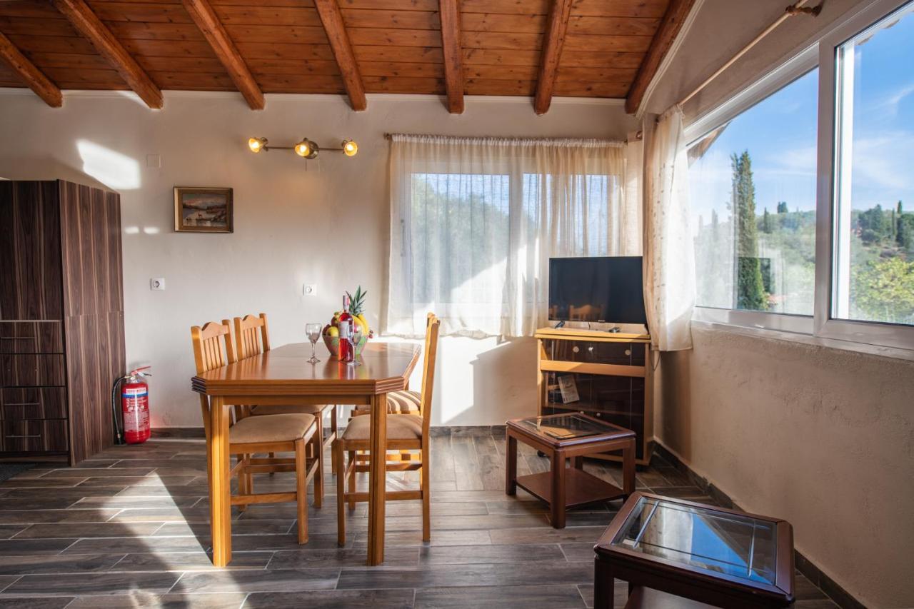Stelios Stone House Sinarades Villa Kouramades Exterior photo